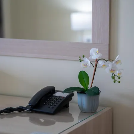La Luna Aparthotel 4*