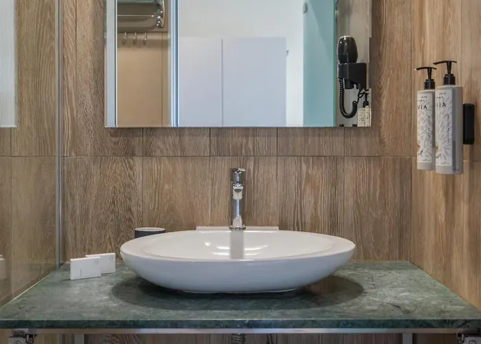 アパートホテル La Luna トロウロス