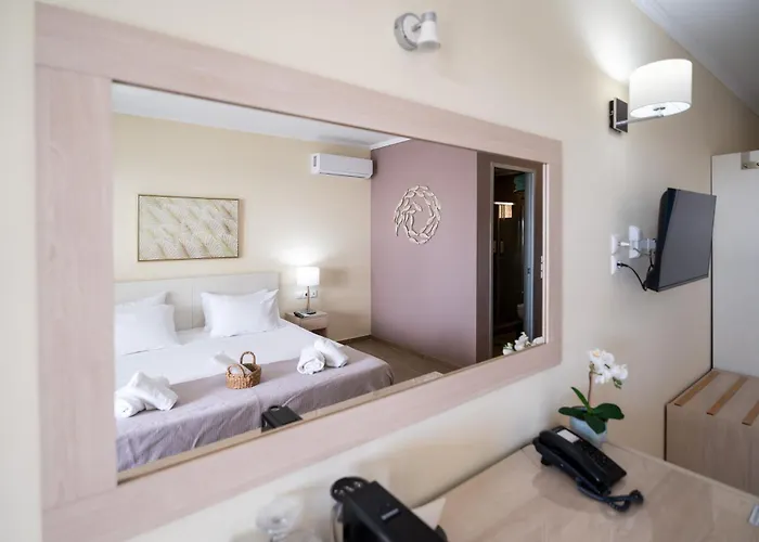 La Luna Aparthotel Troulos