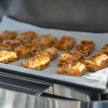 La Luna Aparthotel Troulos