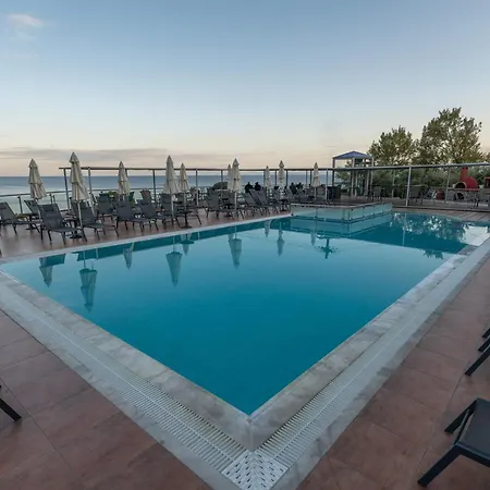 La Luna Aparthotel Troulos