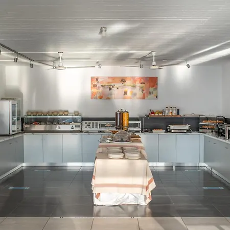 La Luna Aparthotel 3*