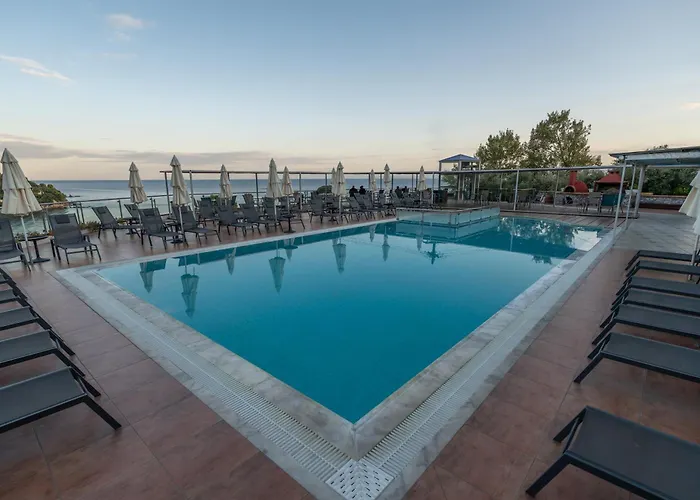 La Luna Aparthotel Troulos