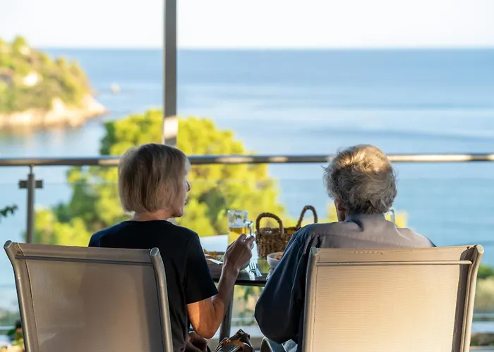 La Luna Aparthotel Troulos