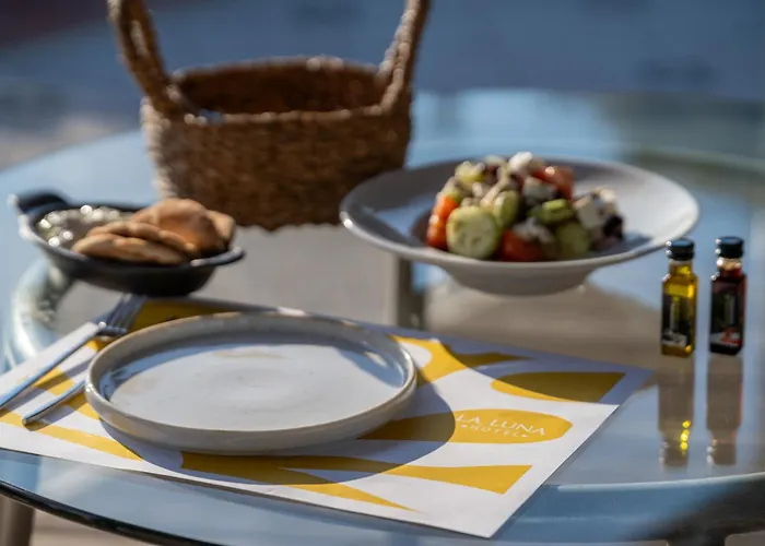 La Luna Aparthotel Troulos